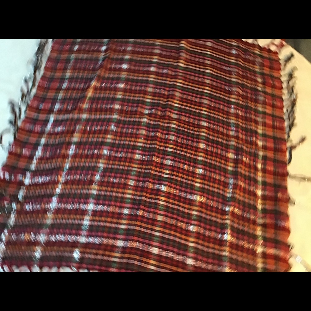 Fringed scarf. - Picture 4 of 4